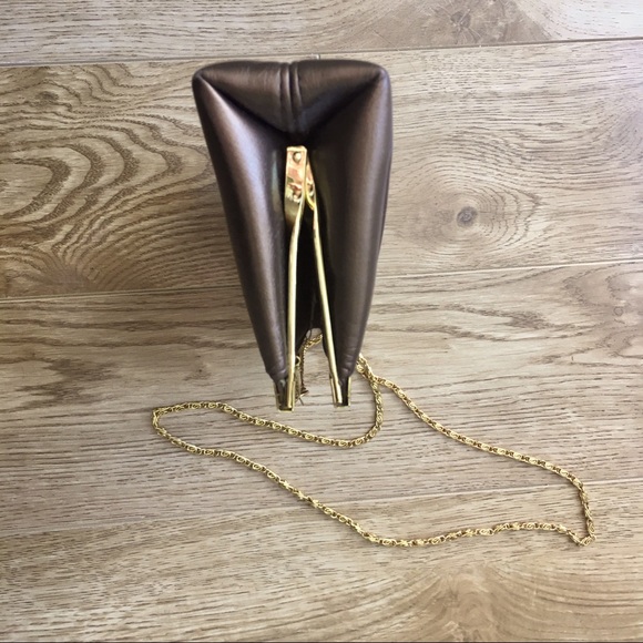 JESSICA McCLINTOCK Gorgeous Bronze Coloured Clutch is Convertible to Crossbody - Picture 6 of 7